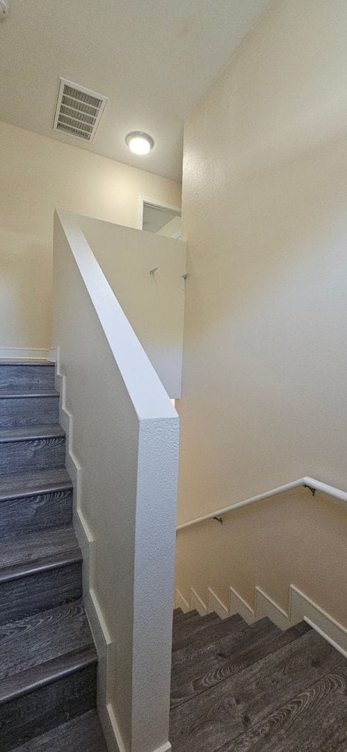 Building Photo - 85(1631)