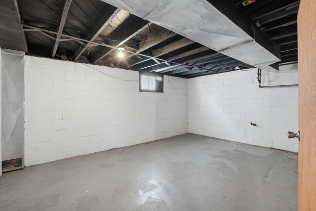 Building Photo - 1117 19th Ave