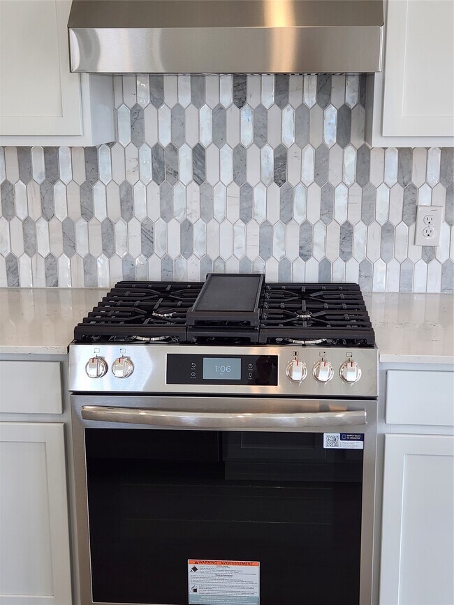 Building Photo - 5827 Linda Cv Ln