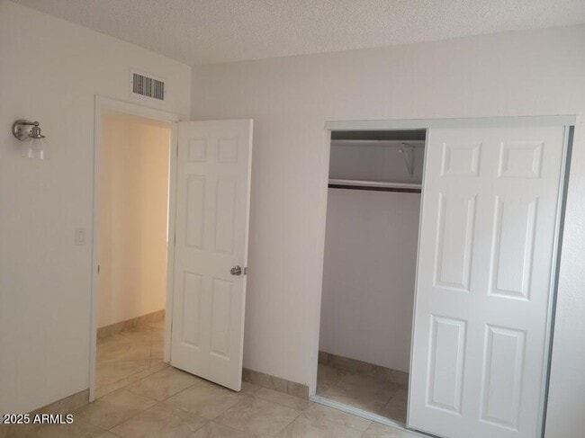 Building Photo - 4440 Buena Loma Way