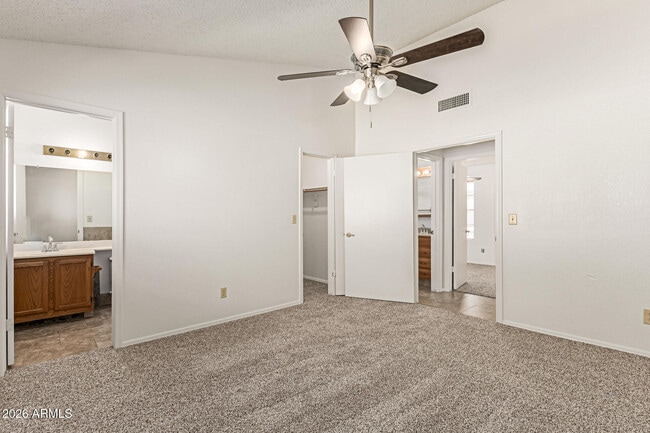 Building Photo - 8820 W Alice Ave