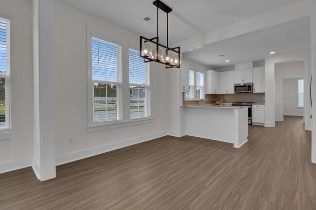 Building Photo - 268 Symphony Ave