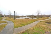 Building Photo - Summerwood Villas 3BR 2BA