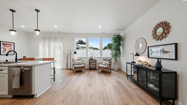 Building Photo - New Townhome - For Rent