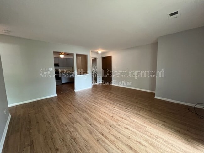 Building Photo - 709 Central Rd