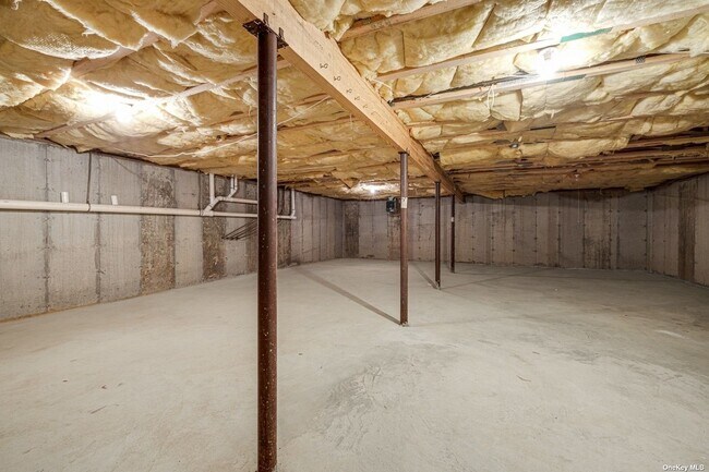 Building Photo - 73 Autumn Dr