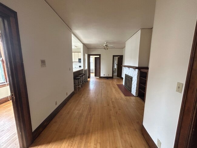 Building Photo - 612 Howard Plz