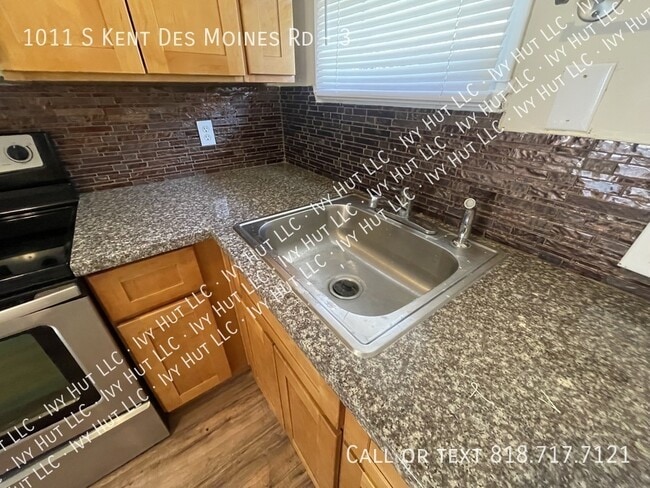 Building Photo - 1011 Kent Des Moines Rd
