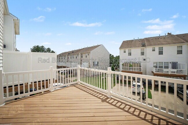Building Photo - 15764 Castle Watch Ave