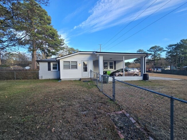 Building Photo - Charming & Low-Maintenance Living Just Steps from Downtown Wendell!