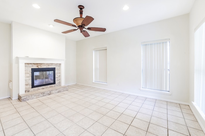 Building Photo - 326 Dunford Ct