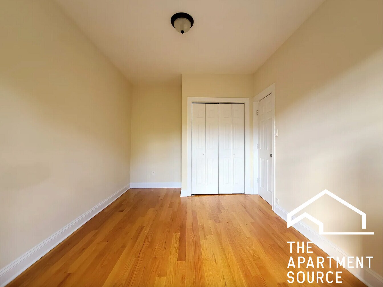 Building Photo - 3723 N Pine Grove Ave