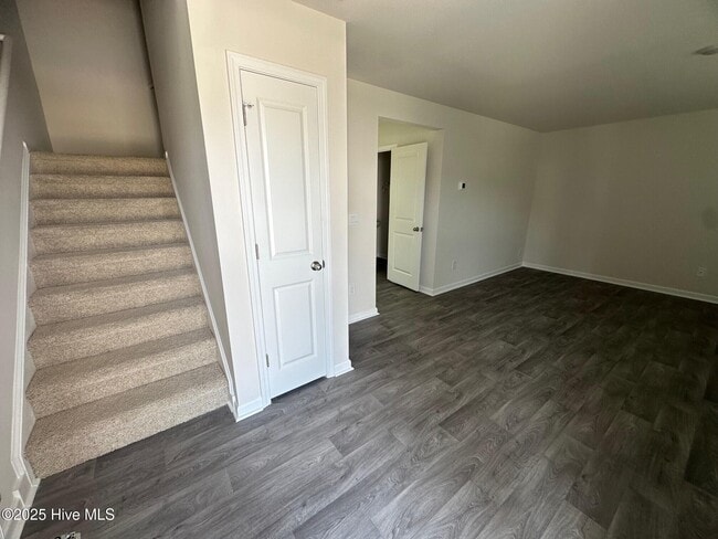 Building Photo - 4117 Laurel Rdg Dr
