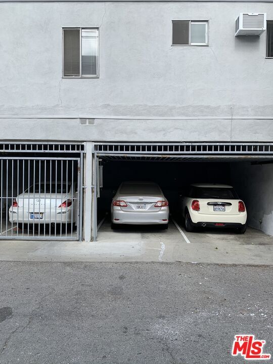 Building Photo - 7924 Clinton St