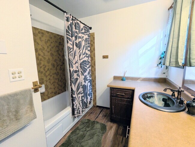 Building Photo - 3-Bed Retreat with Forest Abundance