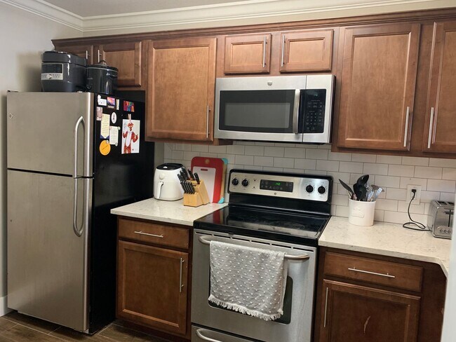 Building Photo - Tower Place #303