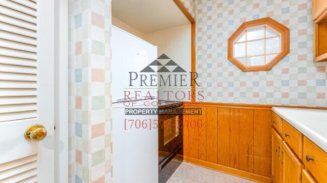 Building Photo - 3812 Wingate Dr