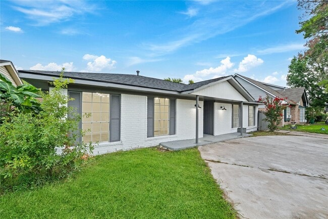 Building Photo - 12007 Sharpcrest St