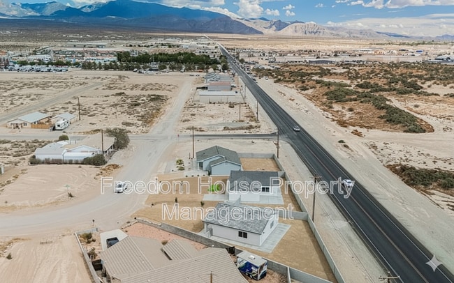 Building Photo - 581 Valiant Ave