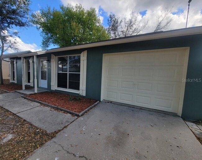 Building Photo - 6922 Westend Ave