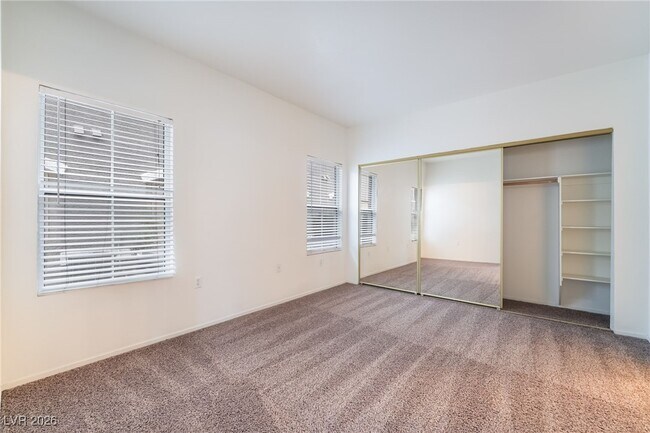 Building Photo - 10245 S Maryland Pkwy