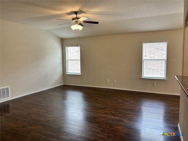 Building Photo - 1309 Juneberry Pk Dr