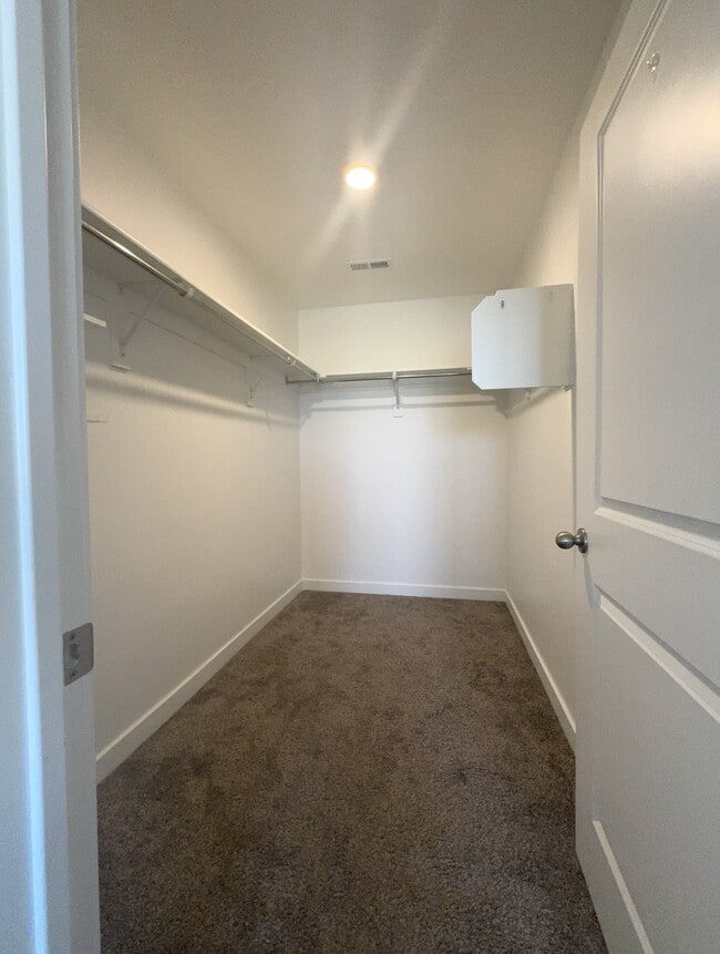 Building Photo - 398 Grassland Dr