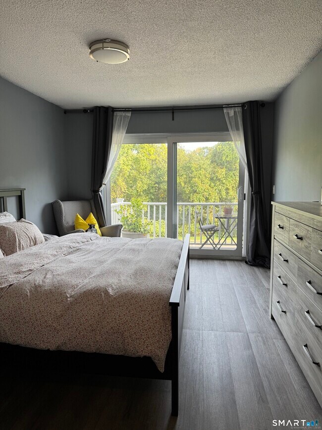 Building Photo - 103 Peddlers Dr