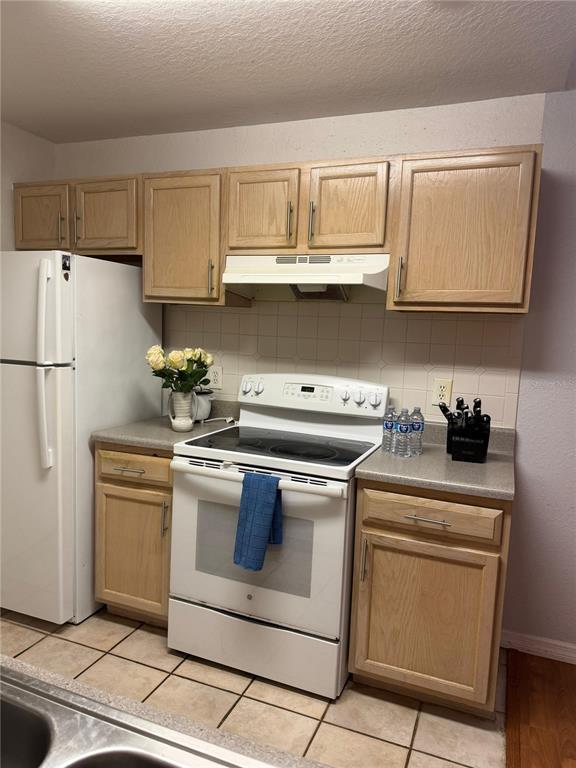 Building Photo - 7630 Pissarro Dr