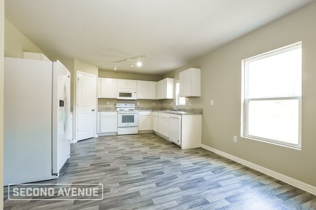 Building Photo - 208 Flounder Pl