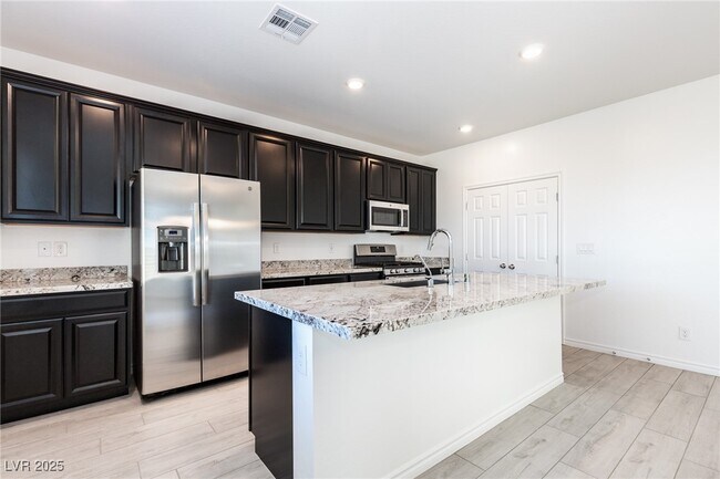 Building Photo - 8142 Skye Vineyard Dr