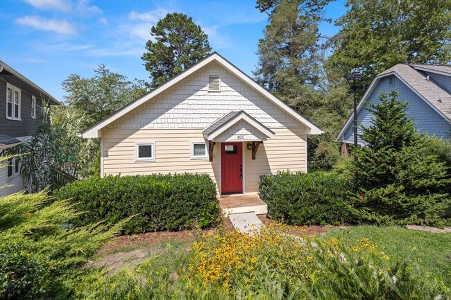 Primary Photo - Green-Built House in Norwood Park!