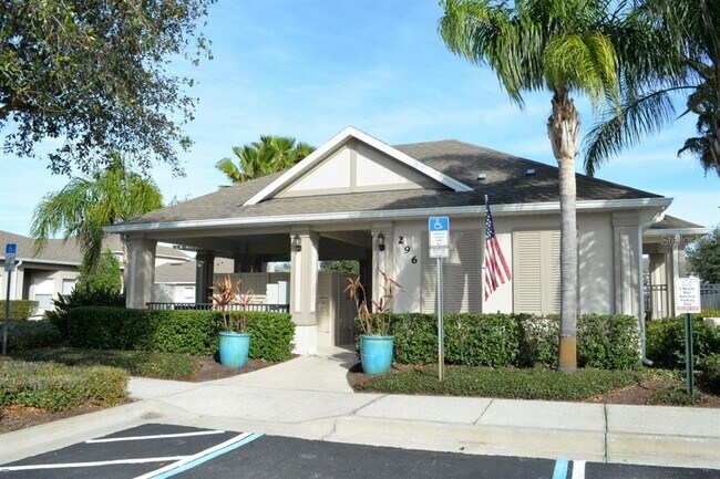 Building Photo - 807 Featherstone Ln