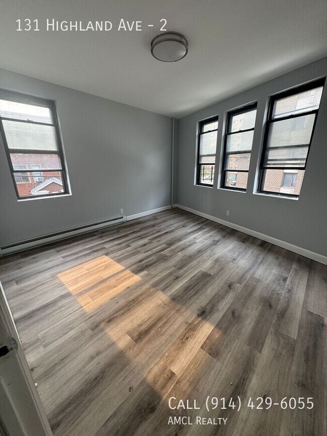 Building Photo - 131 Highland Ave