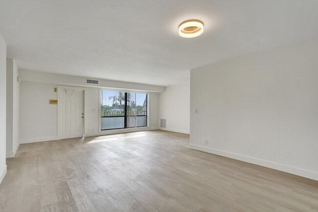 Building Photo - 1040 Homewood Blvd