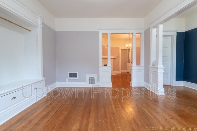 Building Photo - 616 NW 22nd Ave