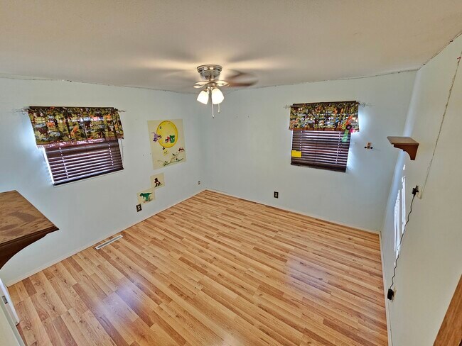 Bedroom 3 - 10912 Woodland Ave NE
