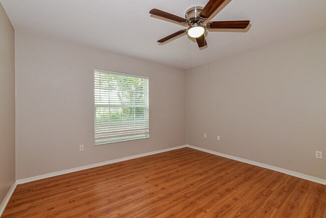 Building Photo - 11305 Lake Dr