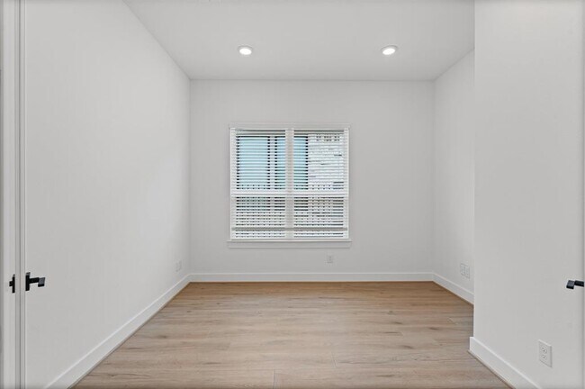 Building Photo - 8222 Sherman Pk Trl