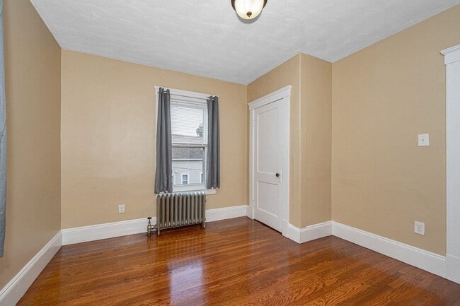 Building Photo - 833 Lawrence St