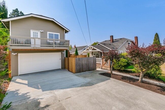 Building Photo - Beautiful Historic Multi Generational home in Heart of Snohomish