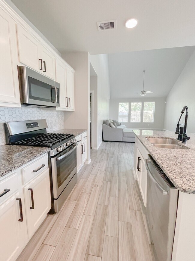 Building Photo - 21130 American Yellowwood Pl