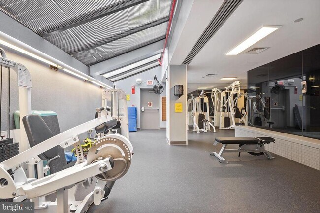 Building Photo - 1530 Key Blvd