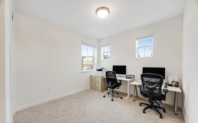 Building Photo - 1747 Linden Ln