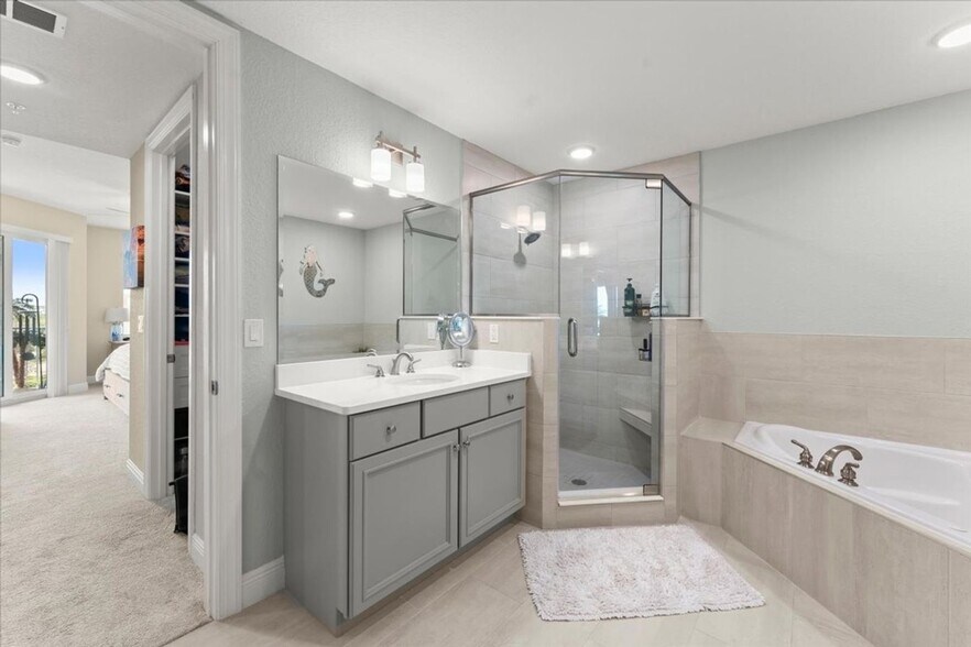 Building Photo - 1 Riverwalk Dr