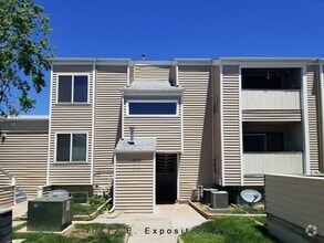 Building Photo - * 2 bed, 1 bath, Cherry Creek schools, Gre...