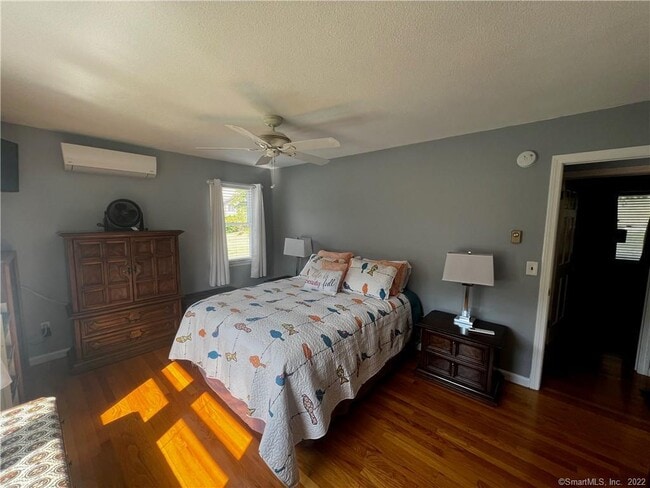 Building Photo - 17 Pinewood Shores