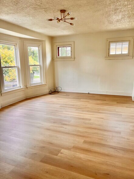 Building Photo - 250 Saint Lawrence Ave