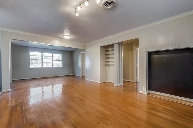 Building Photo - 15206 TX-36