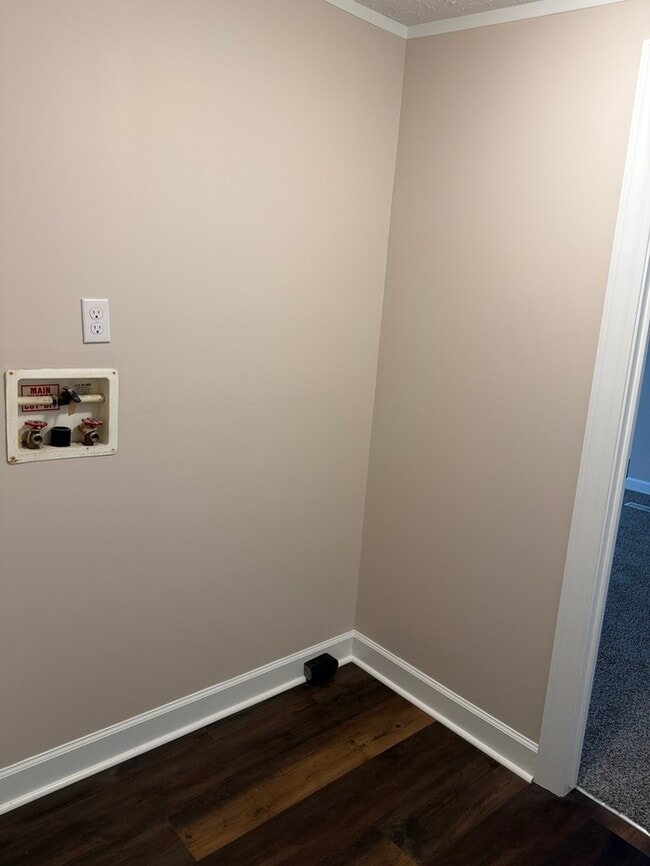 Building Photo - 230 Hibiscus Ln